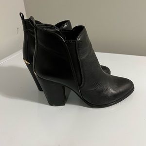 Michael Kors booties size 7